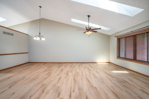 Tiny photo for 3321 E Ridge Place #0, Bettendorf, IA 52722 (MLS # 12642414)