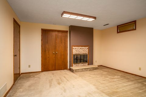 Tiny photo for 3321 E Ridge Place #0, Bettendorf, IA 52722 (MLS # 12642414)