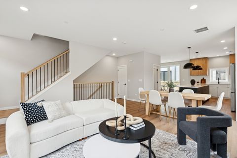 Tiny photo for 944 Beloit Avenue #4, Forest Park, IL 60130 (MLS # 12528601)