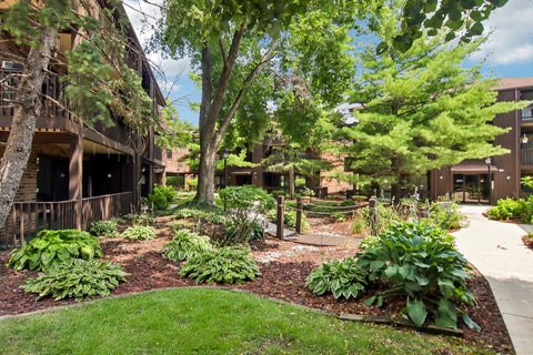 Tiny photo for 9555 Southwest Highway #1S, Oak Lawn, IL 60453 (MLS # 12774422)