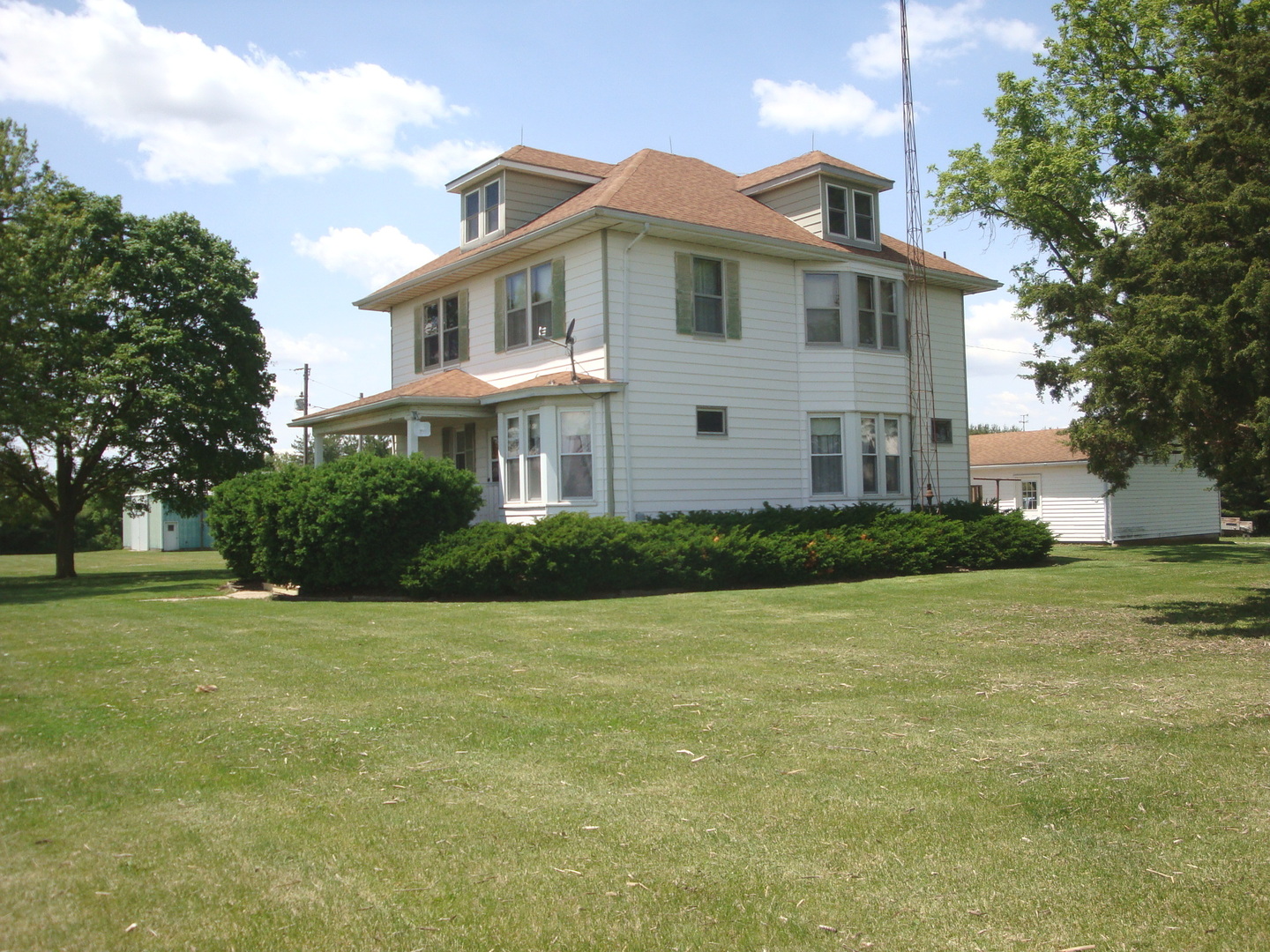 1698 E 1000 N Road