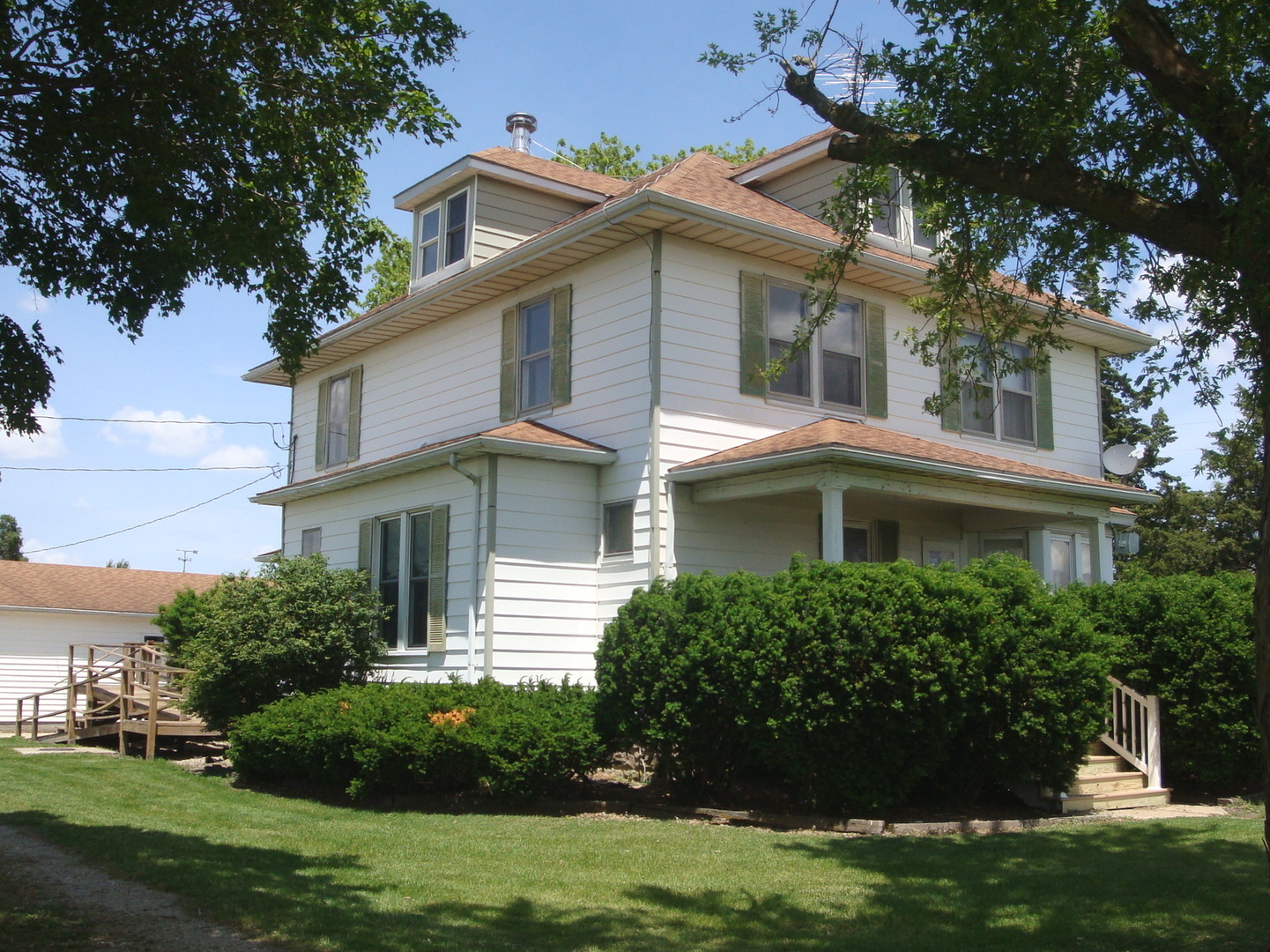 1698 E 1000 N Road