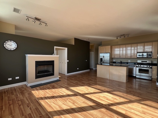 15 S THROOP Street 508