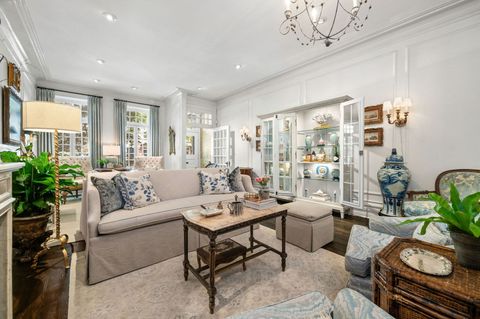 Tiny photo for 55 E ELM Street, Chicago, IL 60611 (MLS # 12527736)