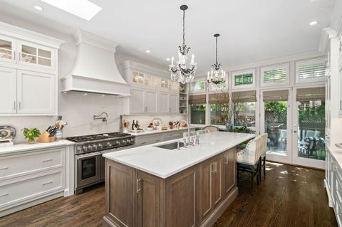 Tiny photo for 55 E ELM Street, Chicago, IL 60611 (MLS # 12527736)