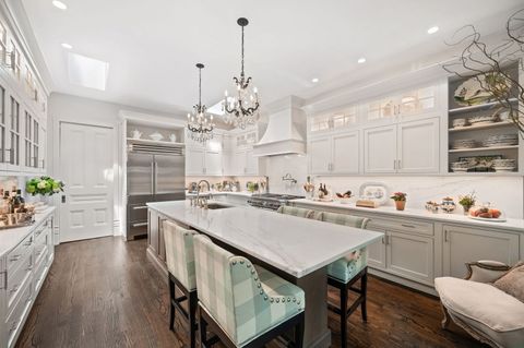 Tiny photo for 55 E ELM Street, Chicago, IL 60611 (MLS # 12527736)