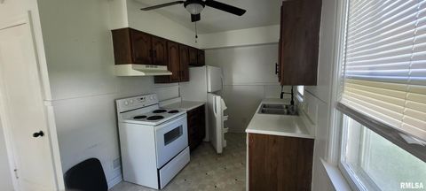 Tiny photo for 2814 Mannen Street, Mt Vernon, IL 62864 (MLS # EB458017)