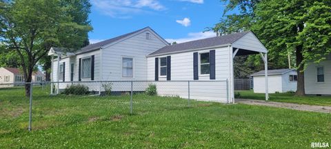 Tiny photo for 2814 Mannen Street, Mt Vernon, IL 62864 (MLS # EB458017)