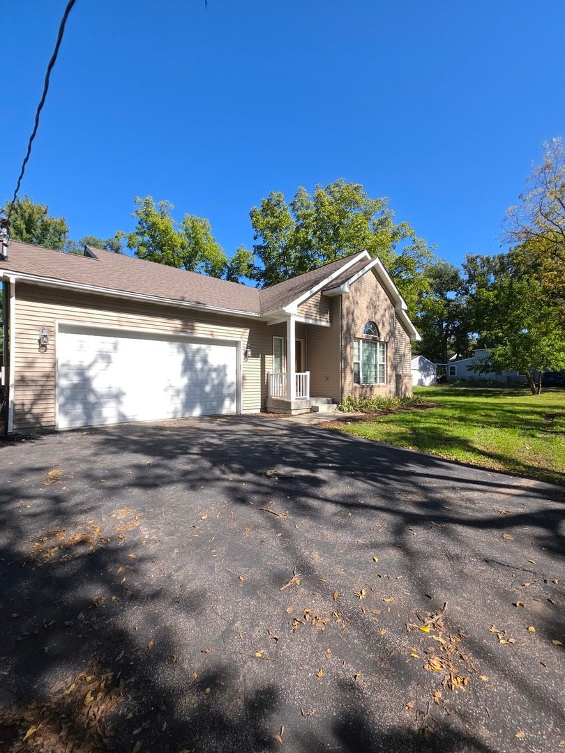 7108 Hillside Road