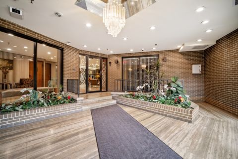 Tiny photo for 7201 N Lincoln Avenue #301, Lincolnwood, IL 60712 (MLS # 12496881)