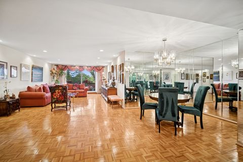 Tiny photo for 7201 N Lincoln Avenue #301, Lincolnwood, IL 60712 (MLS # 12496881)