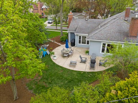 Tiny photo for 258 Crest Road, Glen Ellyn, IL 60137 (MLS # 12625275)