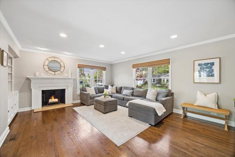 Tiny photo for 258 Crest Road, Glen Ellyn, IL 60137 (MLS # 12625275)