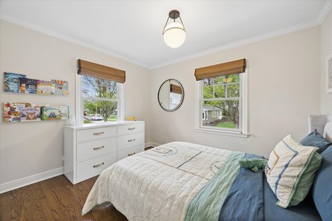 Tiny photo for 258 Crest Road, Glen Ellyn, IL 60137 (MLS # 12625275)
