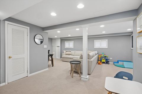 Tiny photo for 258 Crest Road, Glen Ellyn, IL 60137 (MLS # 12625275)