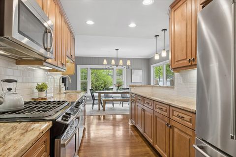 Tiny photo for 258 Crest Road, Glen Ellyn, IL 60137 (MLS # 12625275)
