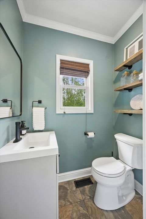 Tiny photo for 258 Crest Road, Glen Ellyn, IL 60137 (MLS # 12625275)