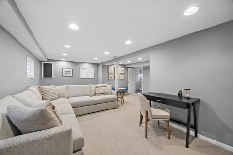 Tiny photo for 258 Crest Road, Glen Ellyn, IL 60137 (MLS # 12625275)