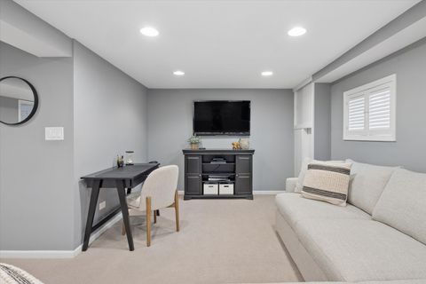 Tiny photo for 258 Crest Road, Glen Ellyn, IL 60137 (MLS # 12625275)
