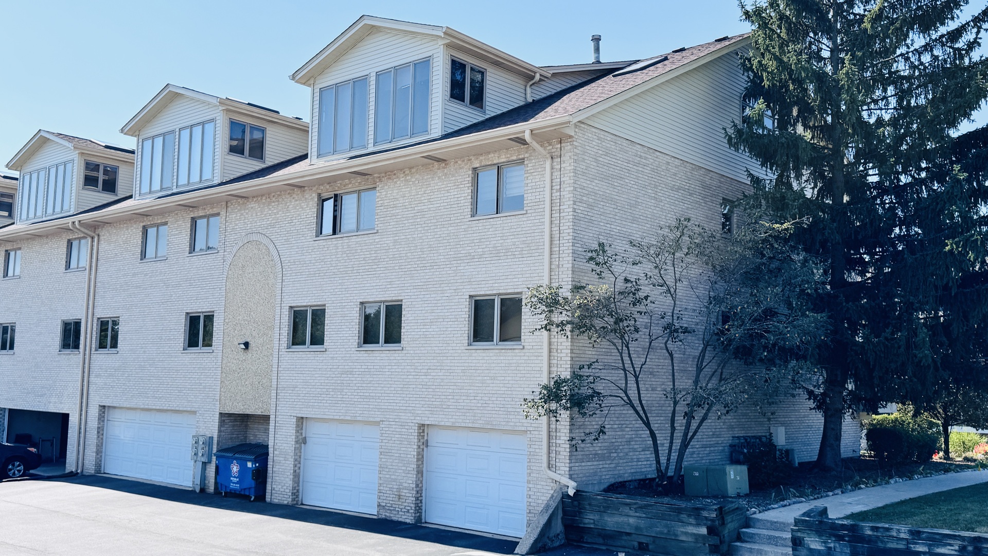 9004 Del Prado Drive 2N