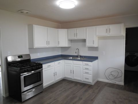 Tiny photo for 740 Hiawatha Drive, Ottawa, IL 61350 (MLS # 12570012)