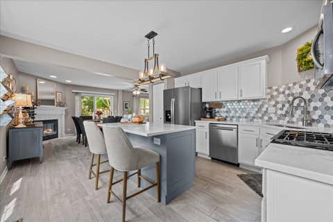 Tiny photo for 3368 Renard Lane, St. Charles, IL 60175 (MLS # 12730751)