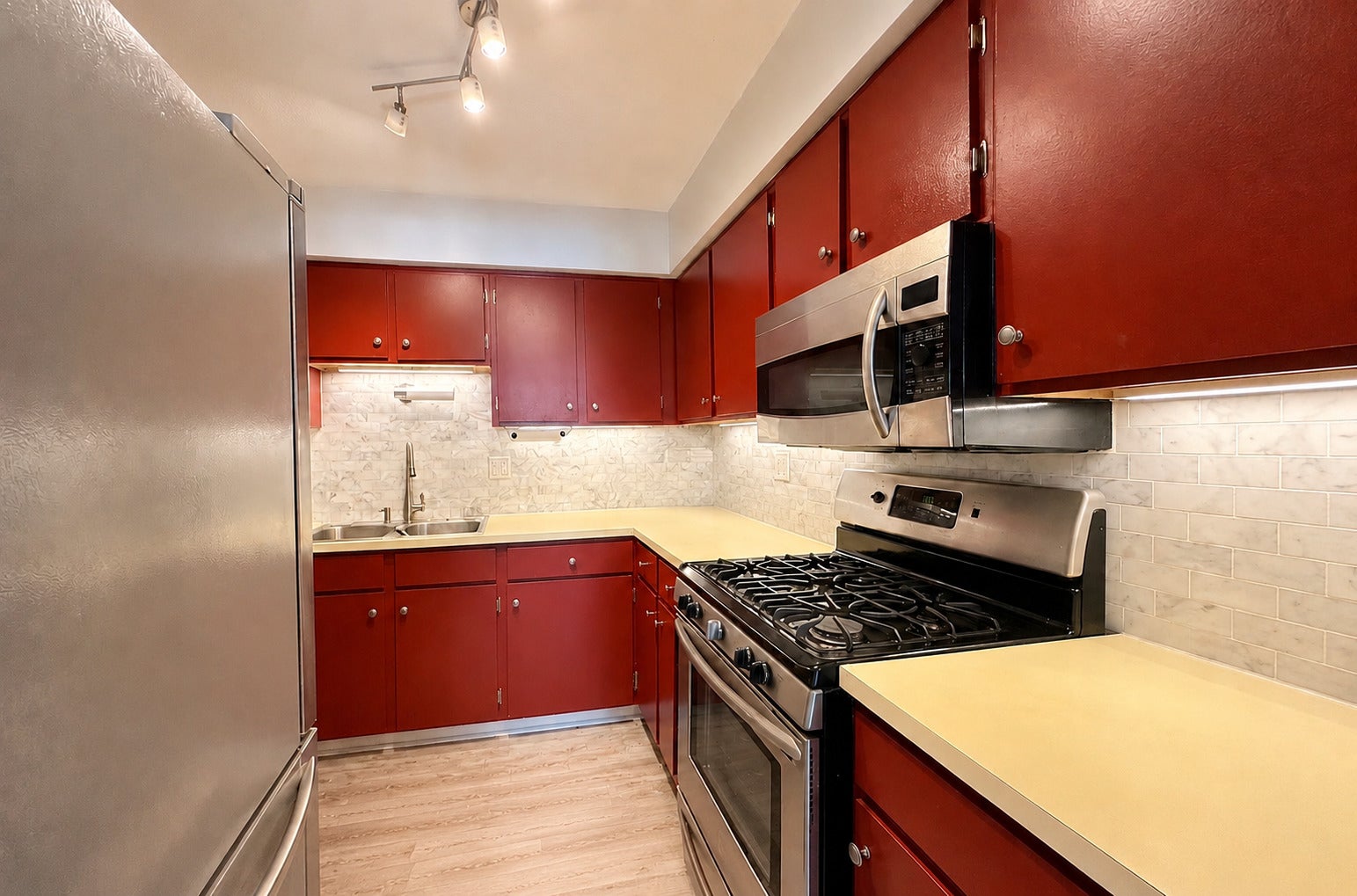 5500 Lincoln Avenue 510-E