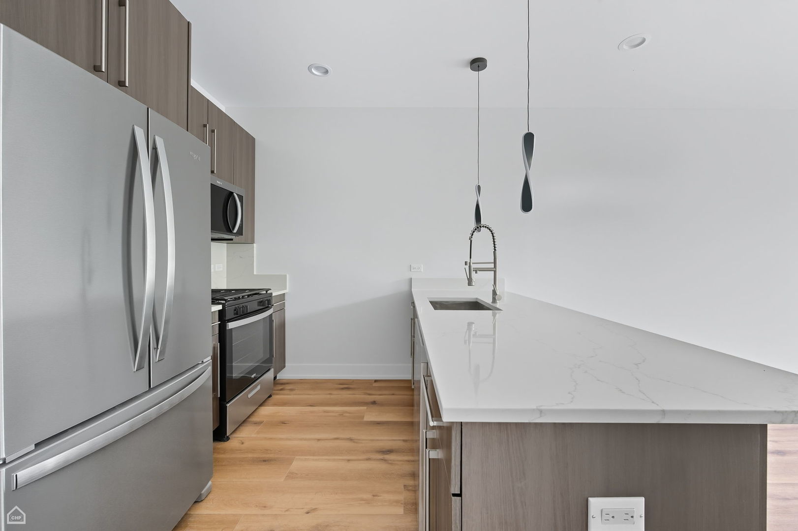 2354 N Washtenaw Avenue 304