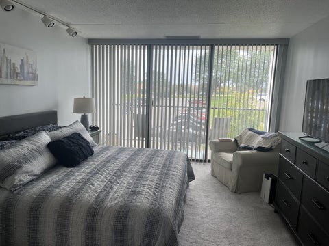 Tiny photo for 2005 S Finley Road #204, Lombard, IL 60148 (MLS # 12736426)