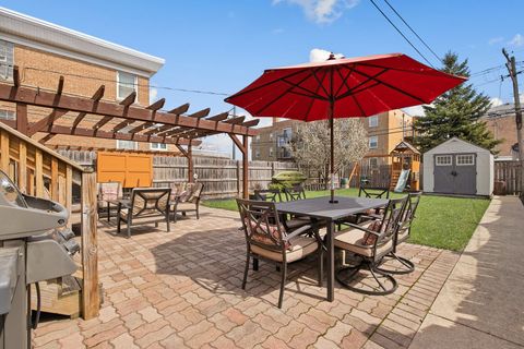 Tiny photo for 6039 N Richmond Street, Chicago, IL 60659 (MLS # 12620075)