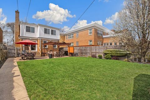 Tiny photo for 6039 N Richmond Street, Chicago, IL 60659 (MLS # 12620075)
