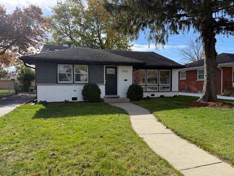 Photo of 1301 Lois Avenue, Park Ridge, IL 60068 (MLS # 12515474)