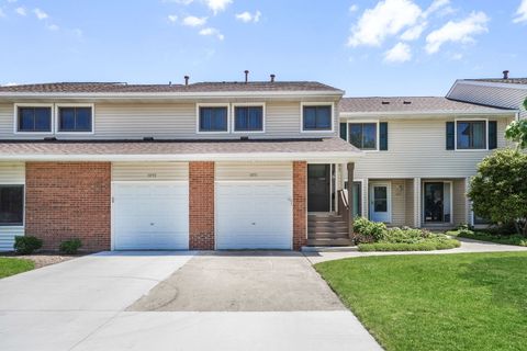 1073 Hidden Lake Drive Buffalo Grove IL 60089