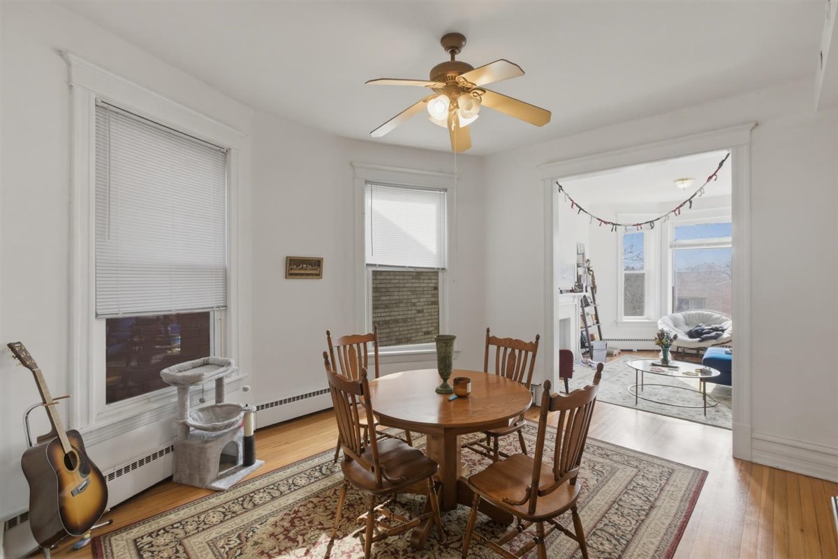 3507 N Seminary Avenue 2F