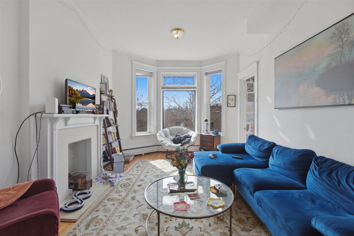 3507 N Seminary Avenue 2F