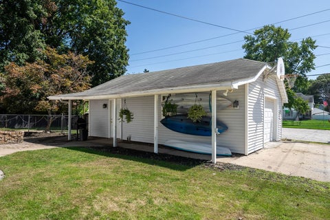 Tiny photo for 904 E Water Street, Pontiac, IL 61764 (MLS # 12740385)