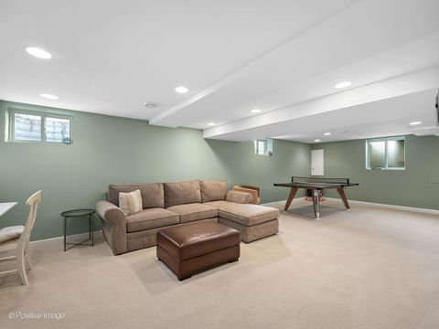 Tiny photo for 212 Woodstock Avenue, Clarendon Hills, IL 60514 (MLS # 12575118)