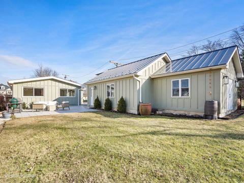 Tiny photo for 212 Woodstock Avenue, Clarendon Hills, IL 60514 (MLS # 12575118)