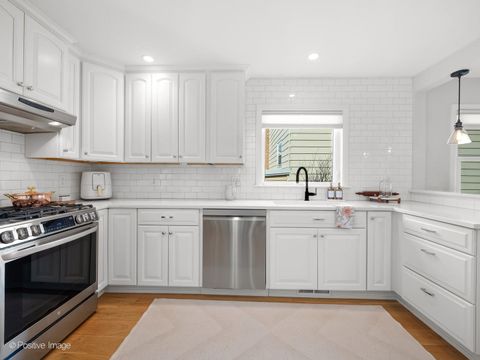 Tiny photo for 212 Woodstock Avenue, Clarendon Hills, IL 60514 (MLS # 12575118)