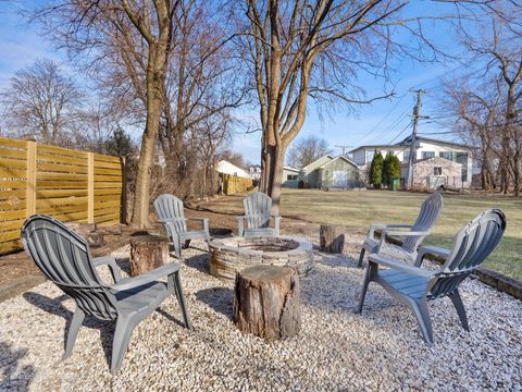 Tiny photo for 212 Woodstock Avenue, Clarendon Hills, IL 60514 (MLS # 12575118)