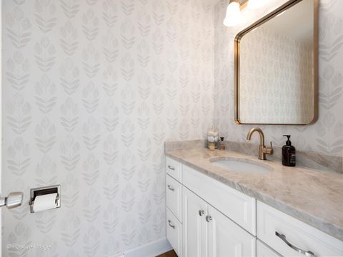 Tiny photo for 212 Woodstock Avenue, Clarendon Hills, IL 60514 (MLS # 12575118)