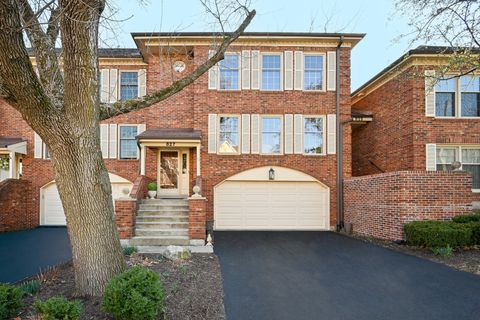 827 N Driveway Glen Ellyn IL 60137