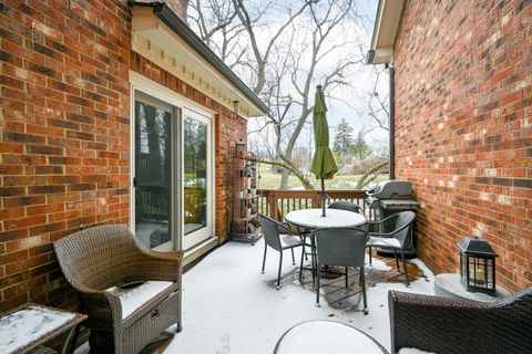 Tiny photo for 827 N Driveway, Glen Ellyn, IL 60137 (MLS # 12588707)