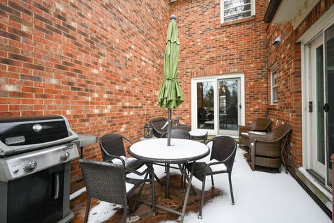 Tiny photo for 827 N Driveway, Glen Ellyn, IL 60137 (MLS # 12588707)