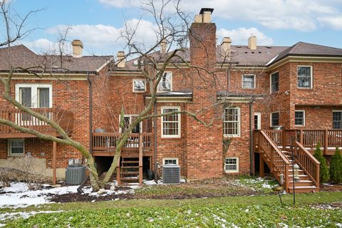 Tiny photo for 827 N Driveway, Glen Ellyn, IL 60137 (MLS # 12588707)