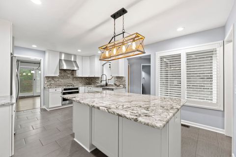 Tiny photo for 5509 Aspen Avenue, Downers Grove, IL 60515 (MLS # 12511803)