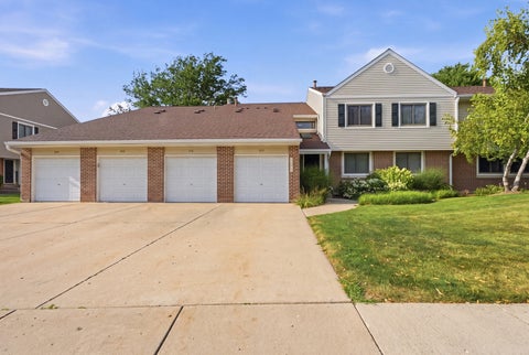 Photo of 938 Hidden Lake Drive #938, Buffalo Grove, IL 60089 (MLS # 12756263)