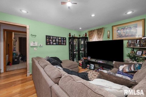 Tiny photo for 610 LINN Street, Muscatine, IA 52761 (MLS # QC4270071)