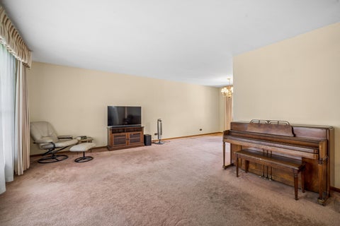 Tiny photo for 1305 E Sanborn Drive, Palatine, IL 60074 (MLS # 12702818)