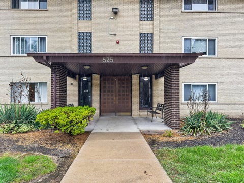 Arlington Heights, IL 60005
